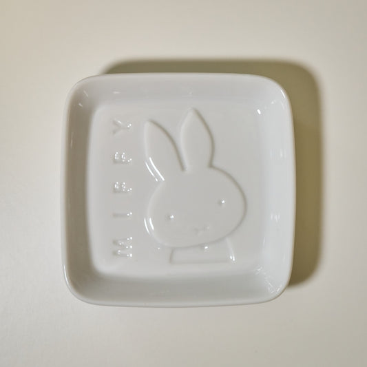 【瑕疵品】miffy 白色陶瓷醬油碟 A-1